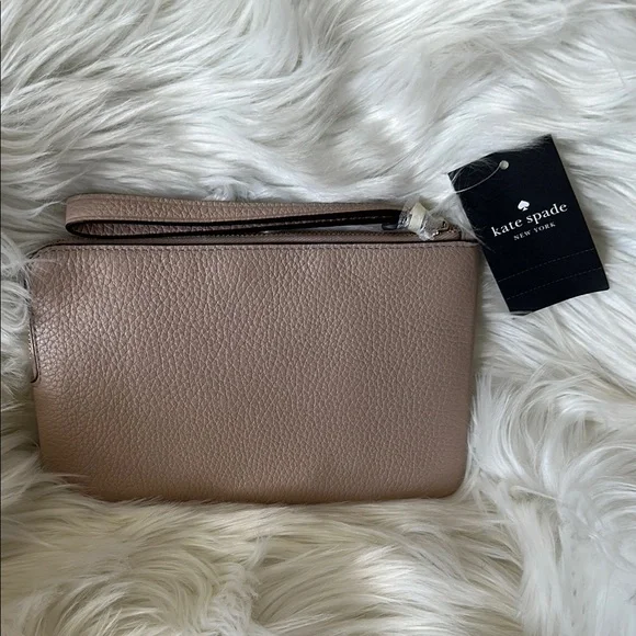Kate Spade New York Leila Pebbled Leather Warm Beige Wristlet 8 x 5 - Picture 6 of 6